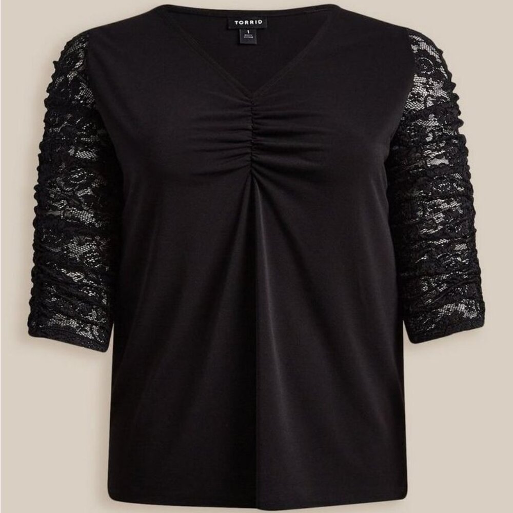 Torrid top with lace sleeves 00